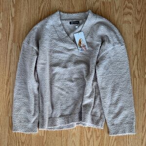 PRETTY GARDEN Cozy V-Neck Sweater in Cream